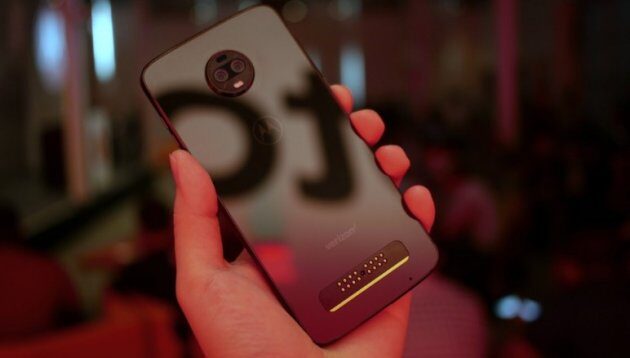 Moto Z3  Snapdragon 835  :   